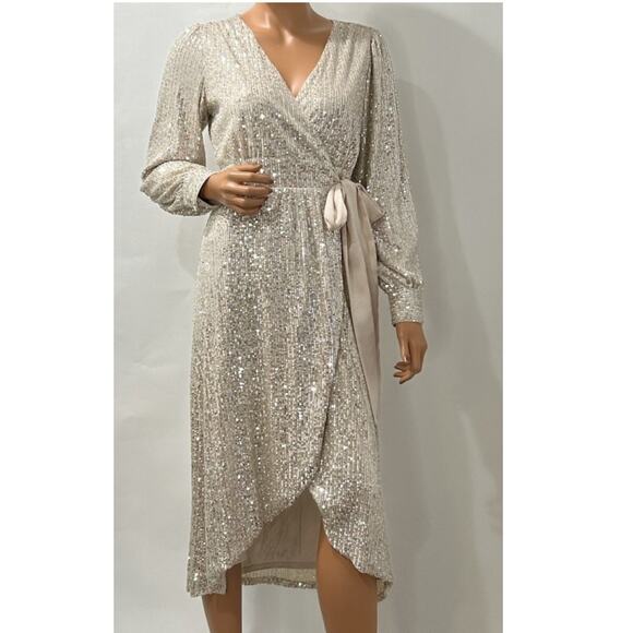 LC Lauren Conrad Dresses & Skirts - NWT Women's Lauren Conrad Champagne Sparkle Sequin V Neck Long Sleeve Size XS‎